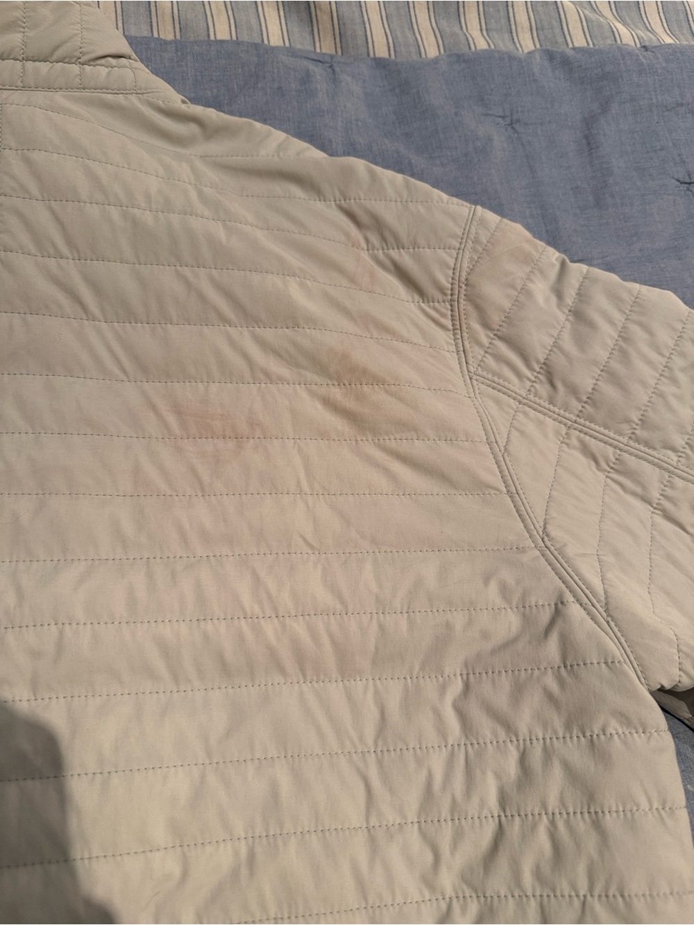 Lightweight Quilted Jacket in Off-White with Navy Trim - Picture 4 of 4